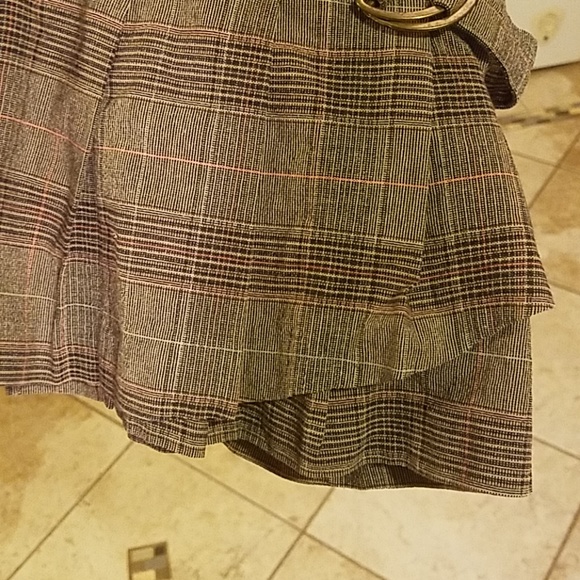 NWOT! Brown plaid mini skirt - Picture 3 of 7